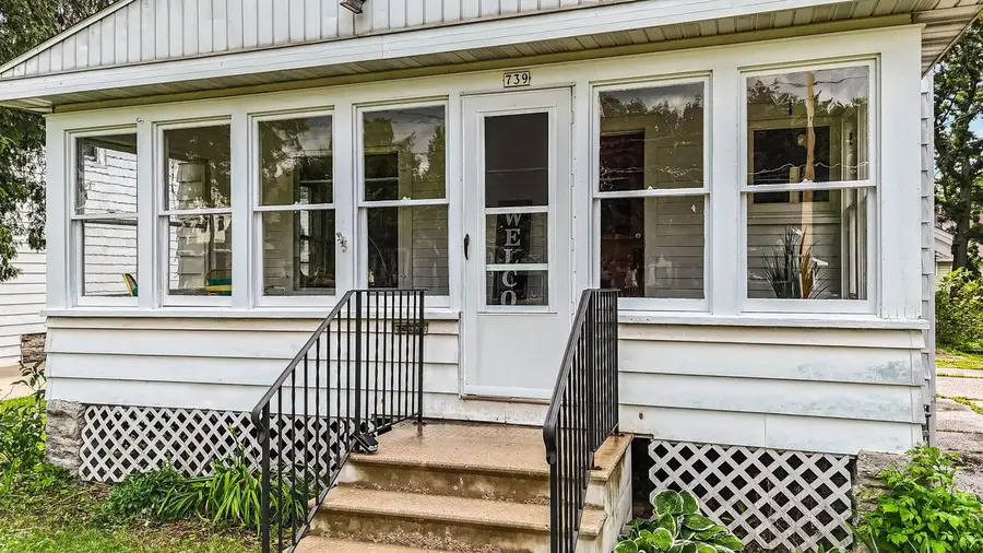 739 MONROE STREET, Oshkosh, WI 54901 - #3