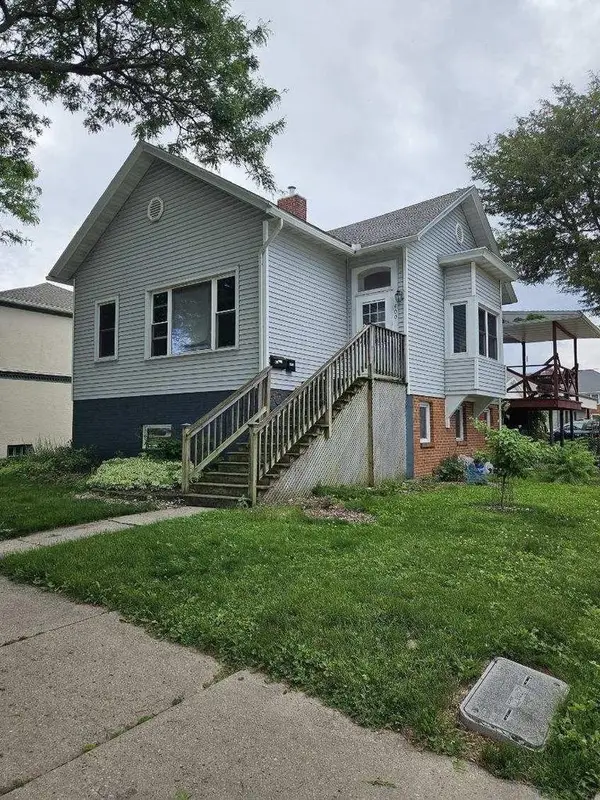 400 S MADISON STREET, Green Bay, WI 54301