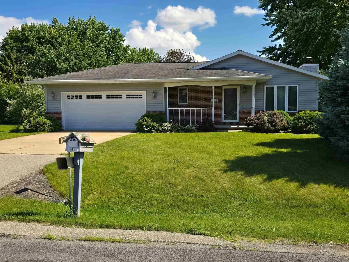 1429 RIDGEWAY DRIVE, Neenah, WI 54956 - #1