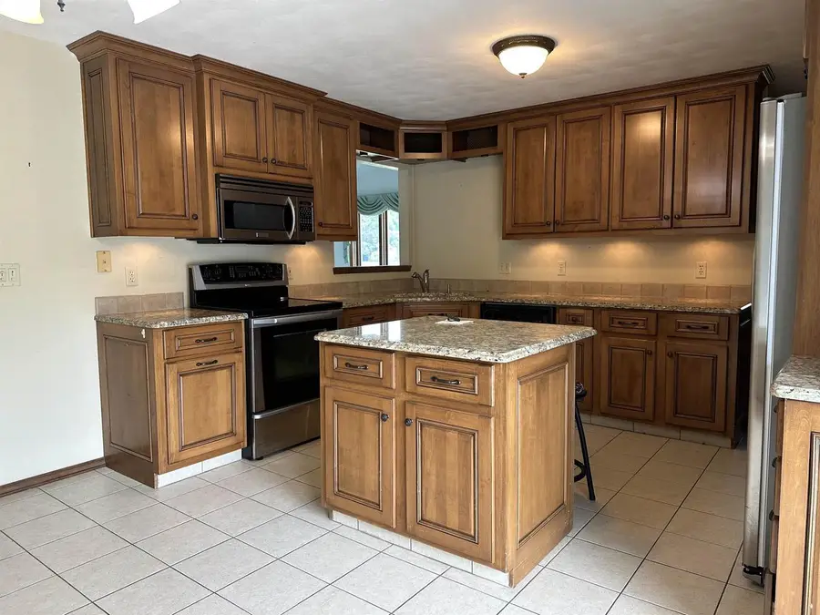 1429 RIDGEWAY DRIVE, Neenah, WI 54956 - #3