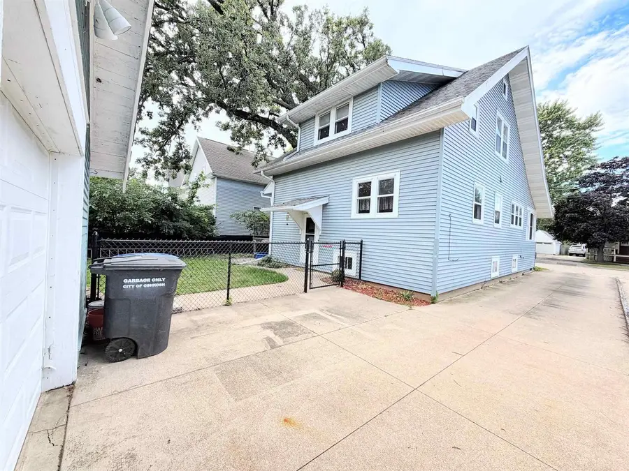 1554 PLUMMER STREET, Oshkosh, WI 54902 - #3