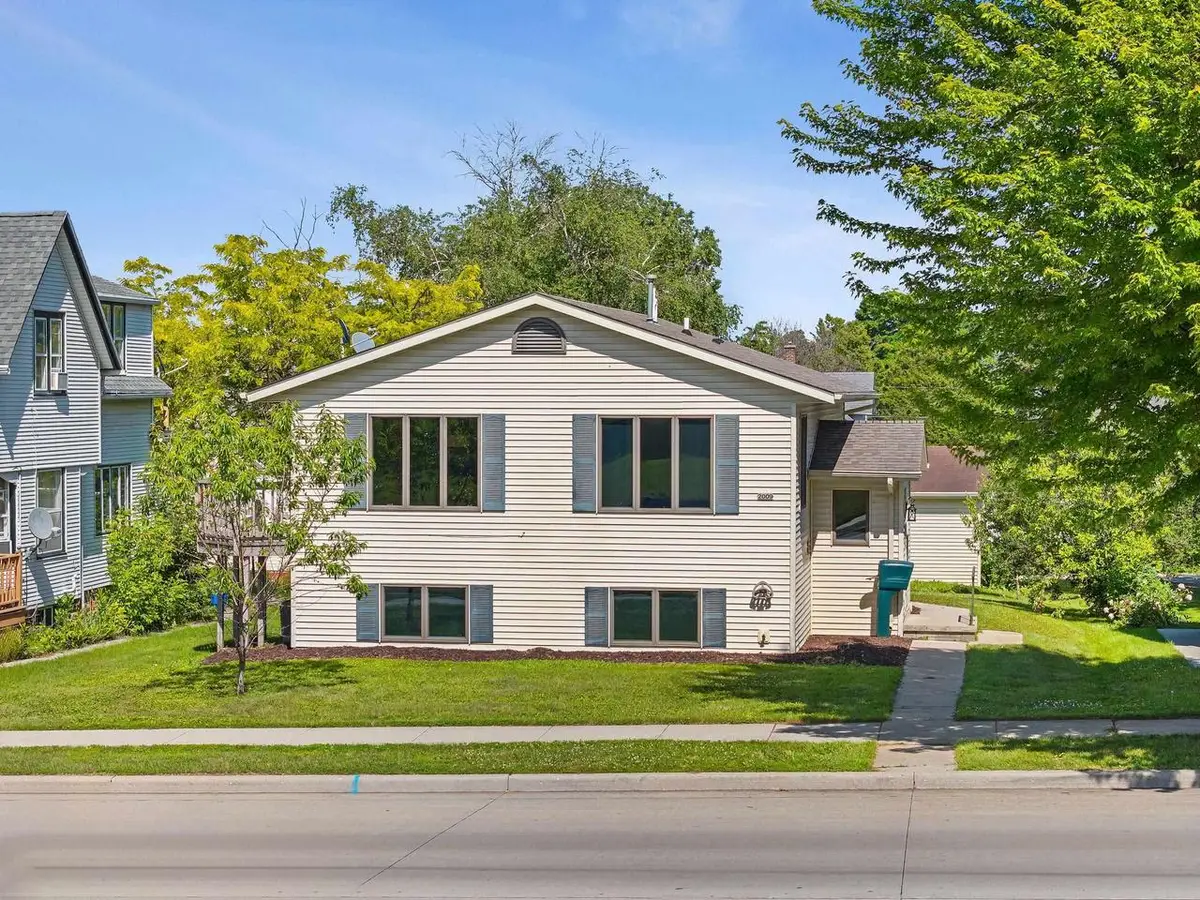 2009 S 10TH STREET, Manitowoc, WI 54220 - #1