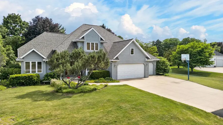 109 OLD ORCHARD LANE, Neenah, WI 54956 - #2