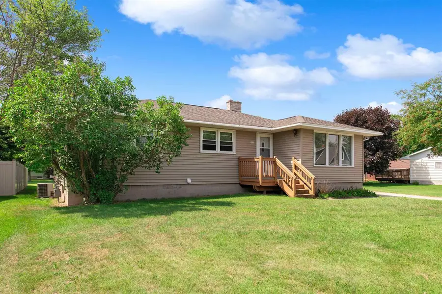 411 45TH AVENUE, Menominee, MI 49858 - #3
