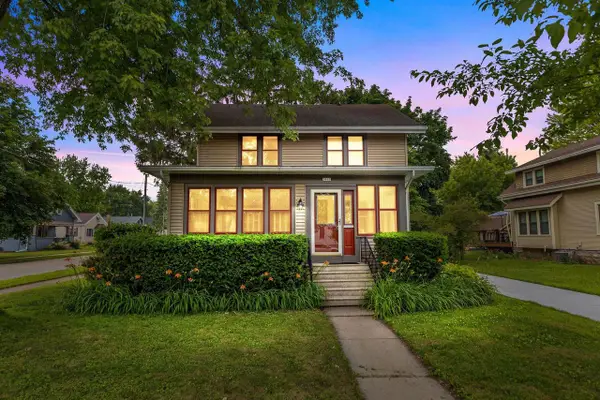 1863 DOTY STREET, Oshkosh, WI 54902