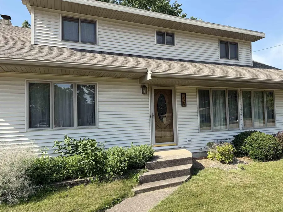 535 PARK AVENUE, Waupaca, WI 54981 - #2