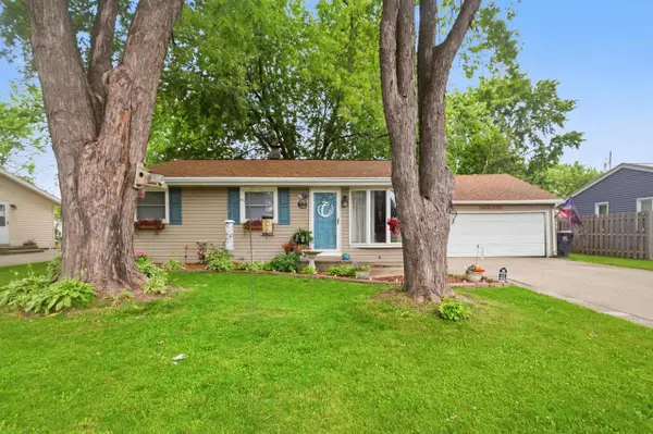 372 MARK COURT, Neenah, WI 54956