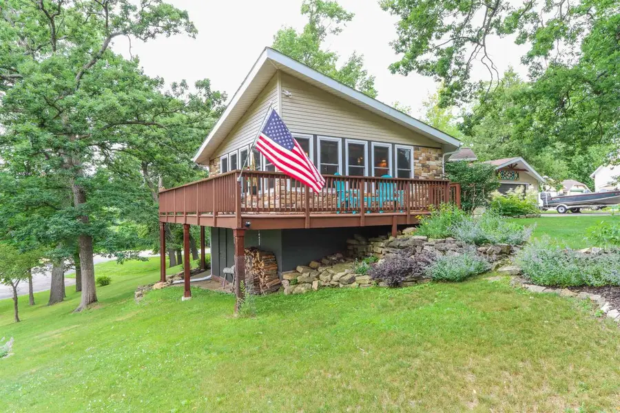 918 S MAIN STREET, Waupaca, WI 54981 - #2