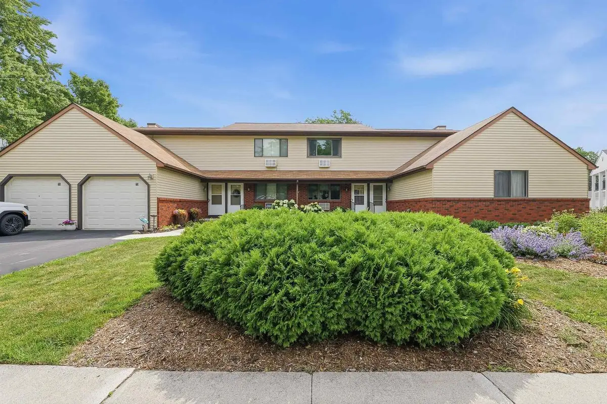 67 UNIVERSITY DRIVE, Fond Du Lac, WI 54935 - #1