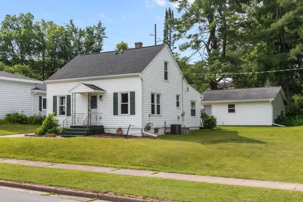 190 DIVISION STREET, Iola, WI 54945