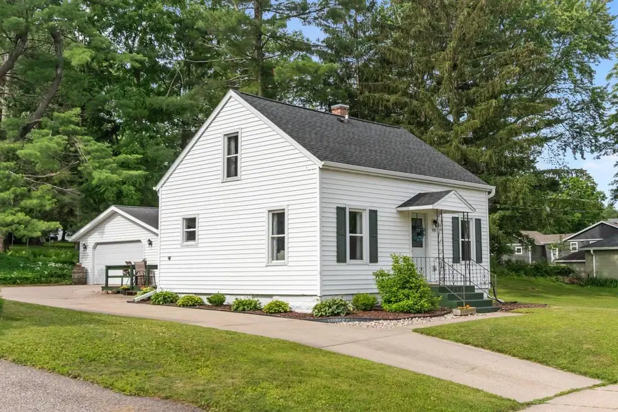 190 DIVISION STREET, Iola, WI 54945 - #2