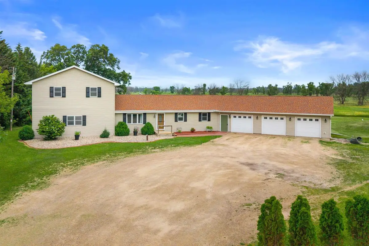 9670 STATE ROAD 21, Berlin, WI 54923 - #1