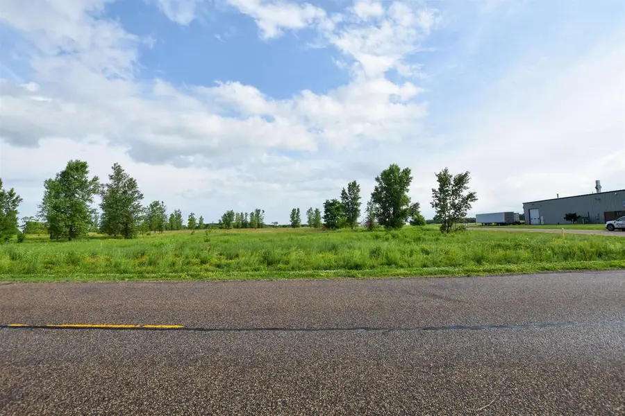 RUNWAY DRIVE, Waupaca, WI 54981 - #2
