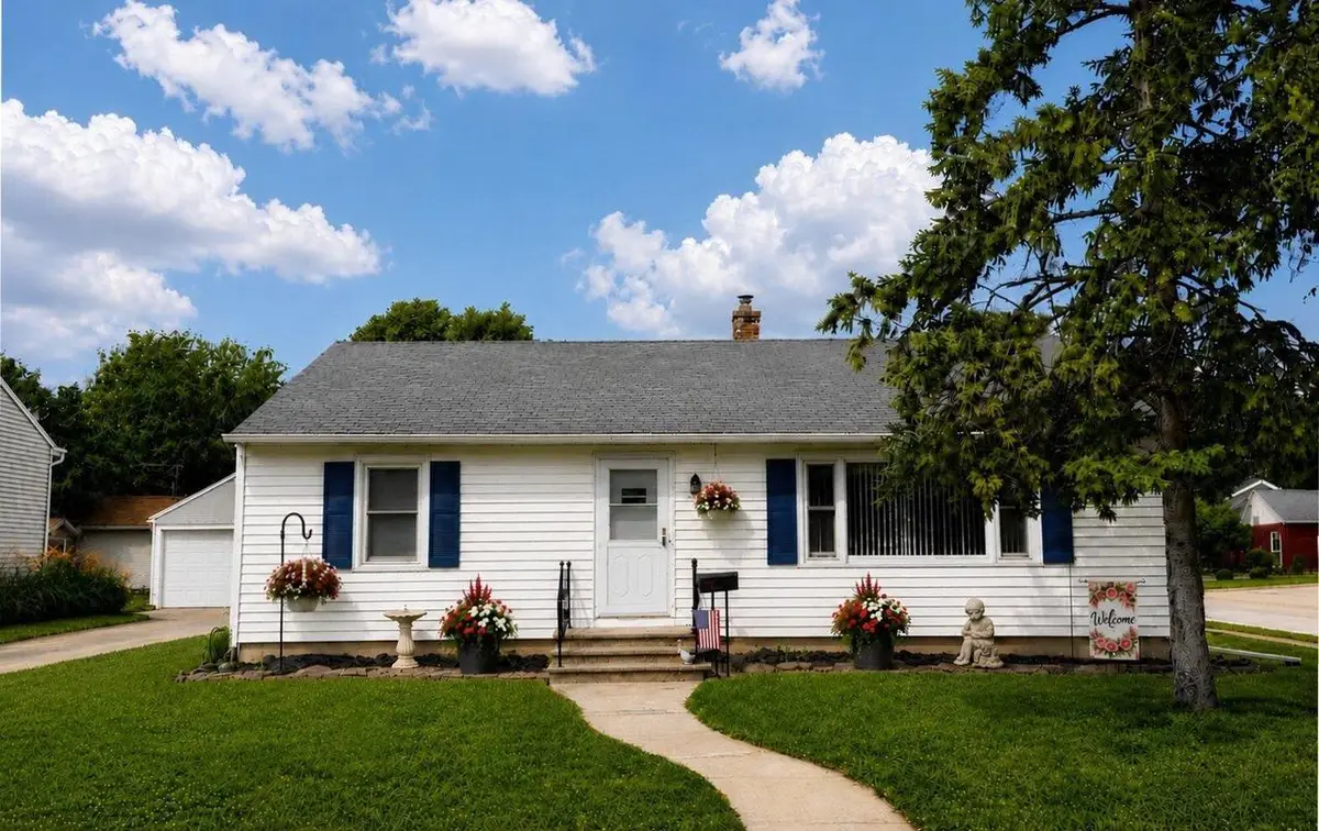 403 DAKOTA STREET, Oshkosh, WI 54902 - #1