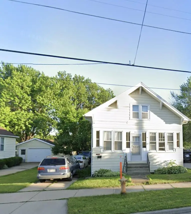 631 W 11TH AVENUE, Oshkosh, WI 54902 - #1