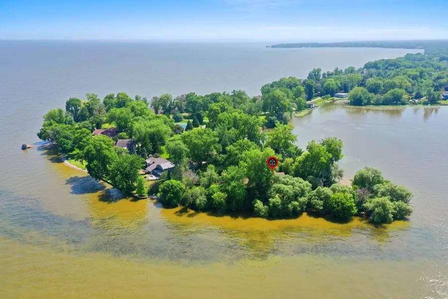 200 LAKE ROAD, Menasha, WI 54952 - #2