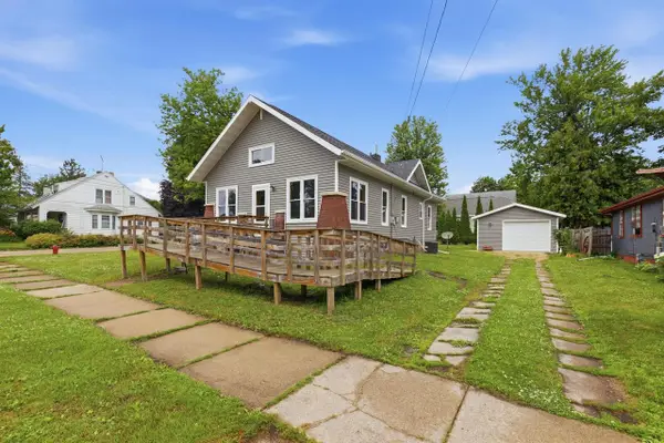 47 E 14TH STREET, Clintonville, WI 54929