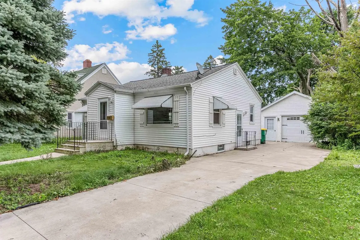 910 WILSON AVENUE, Green Bay, WI 54303 - #1