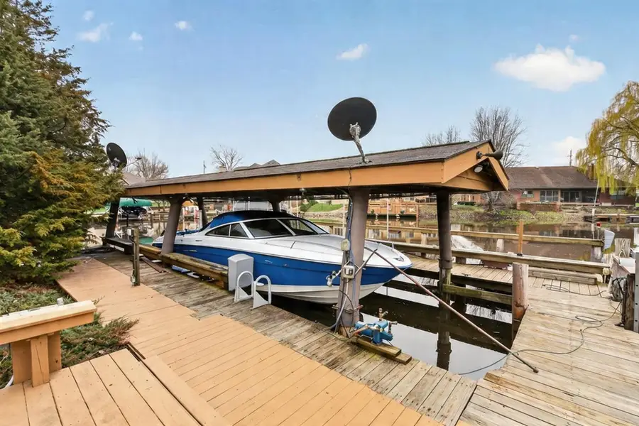 85 LAKE REST AVENUE, Oshkosh, WI 54902 - #3