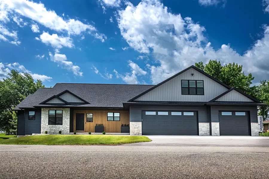 805 E EVERGREEN DRIVE, Kaukauna, WI 54130 - #3