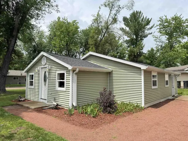 803 DEMAREST AVENUE, Waupaca, WI 54981