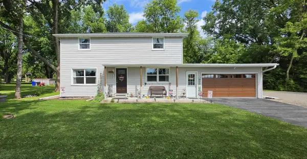 4020 N BALLARD ROAD, Appleton, WI 54913