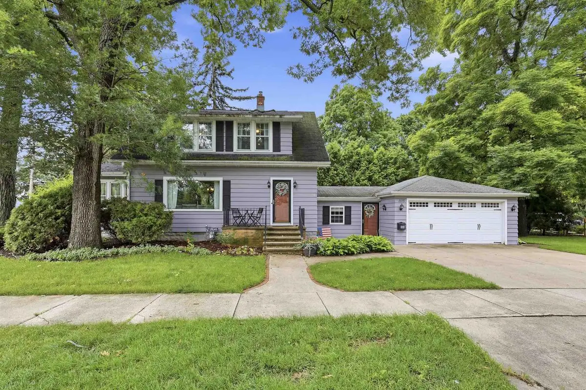 1115 HEWITT STREET, Neenah, WI 54956 - #1