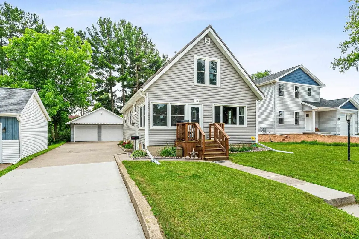 116 E LAW STREET, New London, WI 54961 - #1