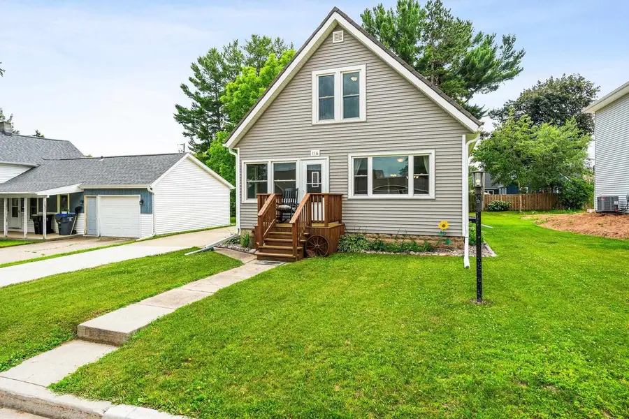 116 E LAW STREET, New London, WI 54961 - #3