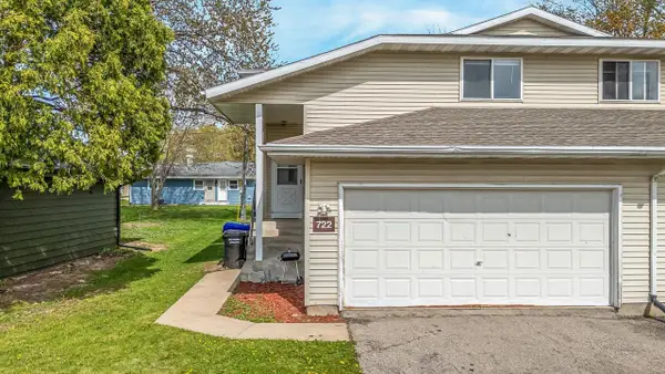 722 N HAWTHORNE DRIVE, Appleton, WI 54915