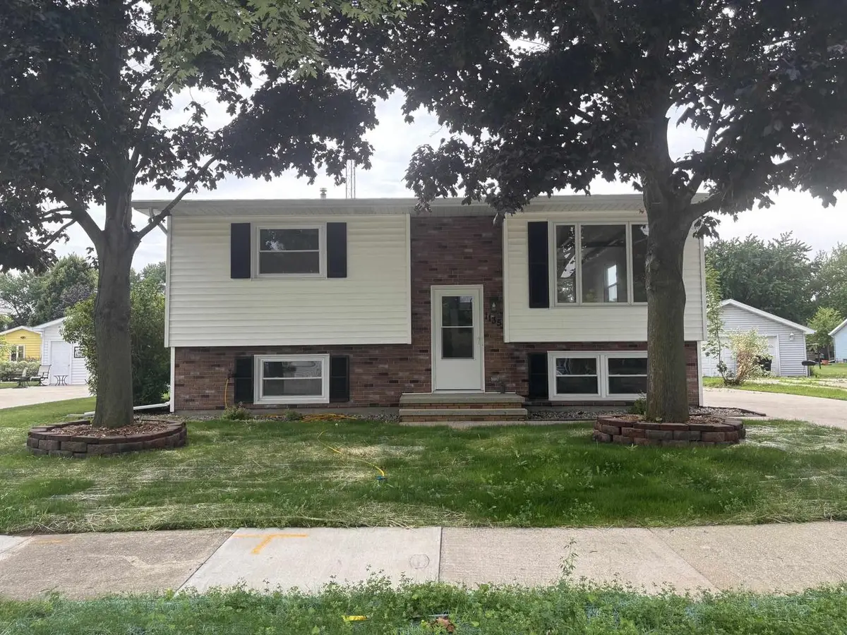 1135 GREENFIELD TRAIL, Oshkosh, WI 54904 - #1