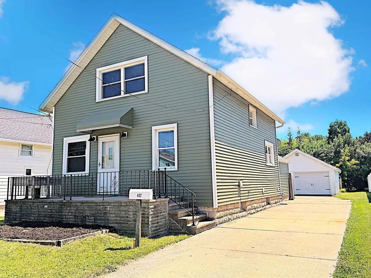 417 W 17TH AVENUE, Oshkosh, WI 54902 - #1