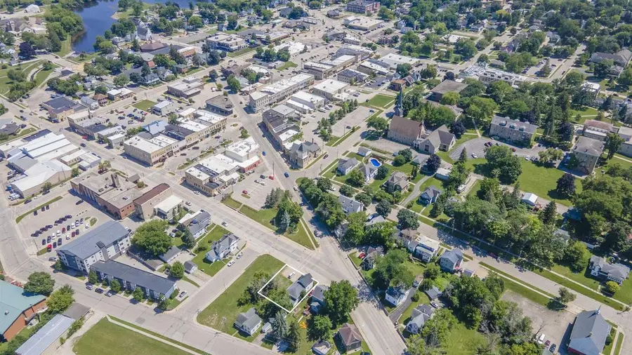 208 W JACKSON STREET, Ripon, WI 54971 - #3