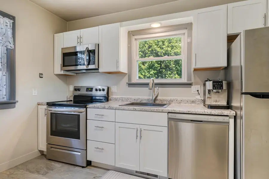 1406 S RIDGE ROAD, Green Bay, WI 54304 - #2