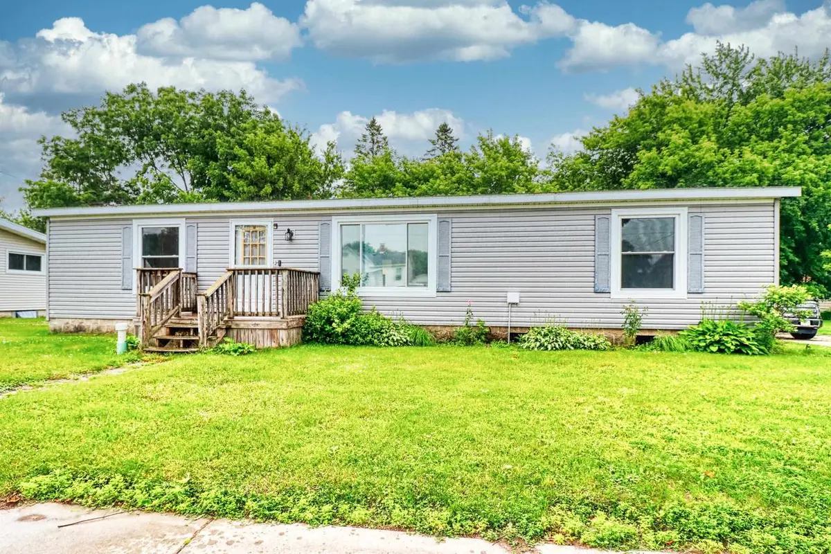 216 ERIE AVENUE, Oconto, WI 54153 - #1