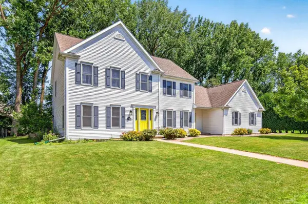 2415 MAPLE GROVE DRIVE, Neenah, WI 54956