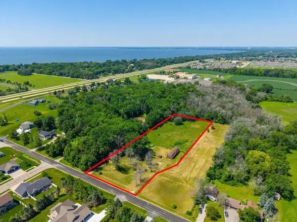 N8801 S COOP ROAD, Menasha, WI 54952