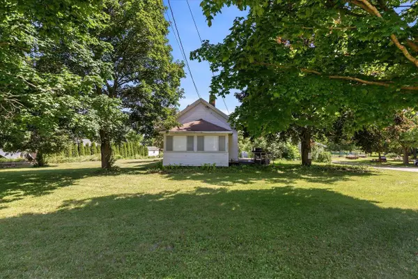 1866 OAKRIDGE ROAD, Neenah, WI 54956
