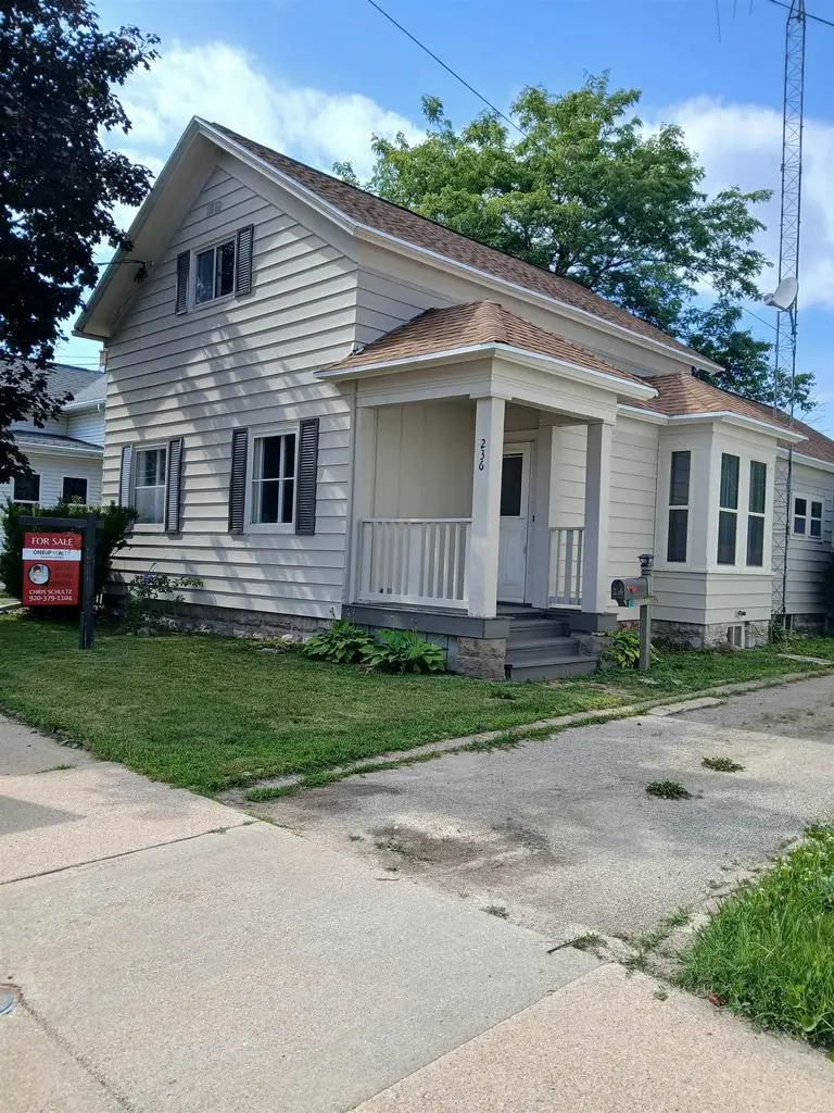 236 W SOUTH PARK AVENUE, Oshkosh, WI 54902 - #1