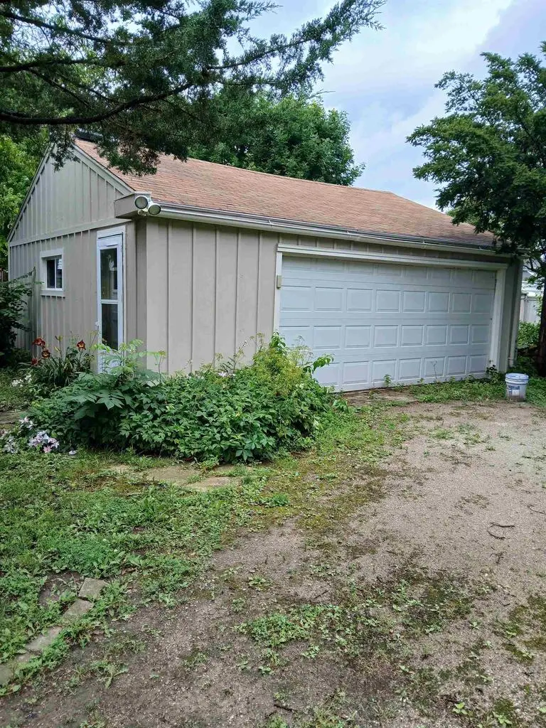 236 W SOUTH PARK AVENUE, Oshkosh, WI 54902 - #2