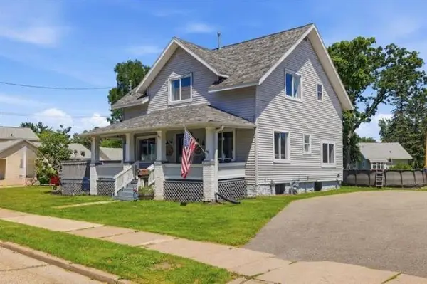 427 5TH STREET, Waupaca, WI 54981