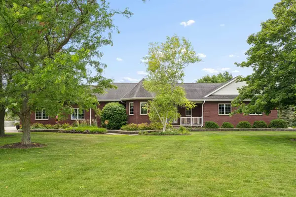 1 W CEDAR STREET, Hilbert, WI 54129