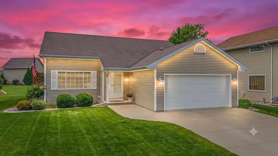 2631 GRASSY LANE, Neenah, WI 54956 - #2