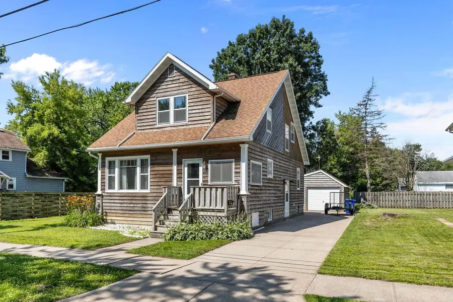1113 N STATE STREET, Appleton, WI 54915 - #2
