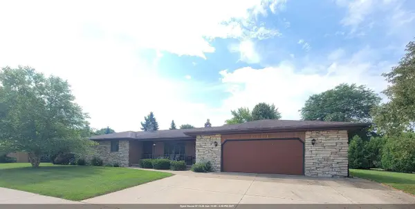 1101 E MEADOW GROVE BOULEVARD, Appleton, WI 54915