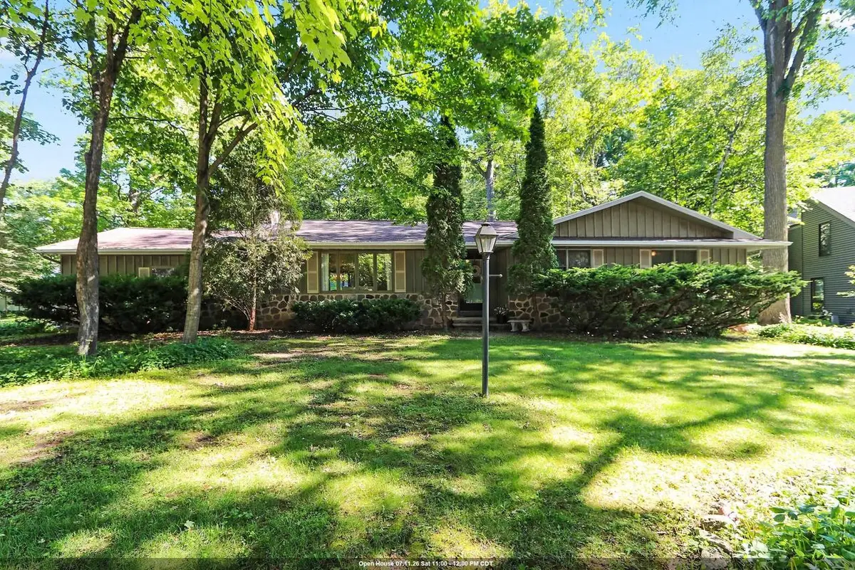 1338 KEN DRIVE, Green Bay, WI 54313 - #1