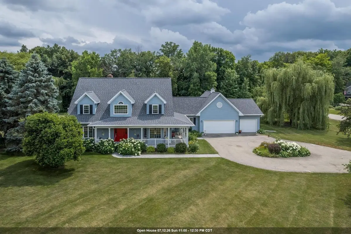3040 WINDFIELD DRIVE, Neenah, WI 54956 - #1