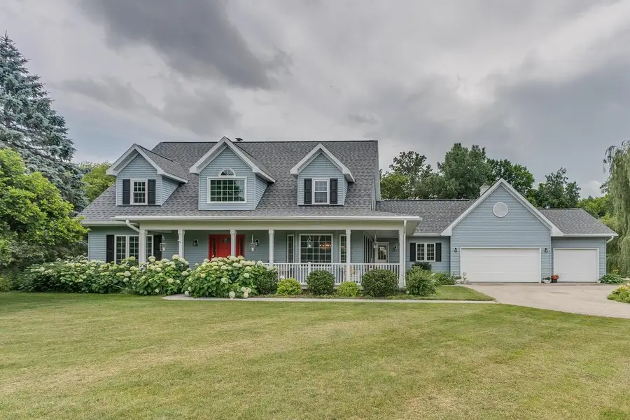 3040 WINDFIELD DRIVE, Neenah, WI 54956 - #2