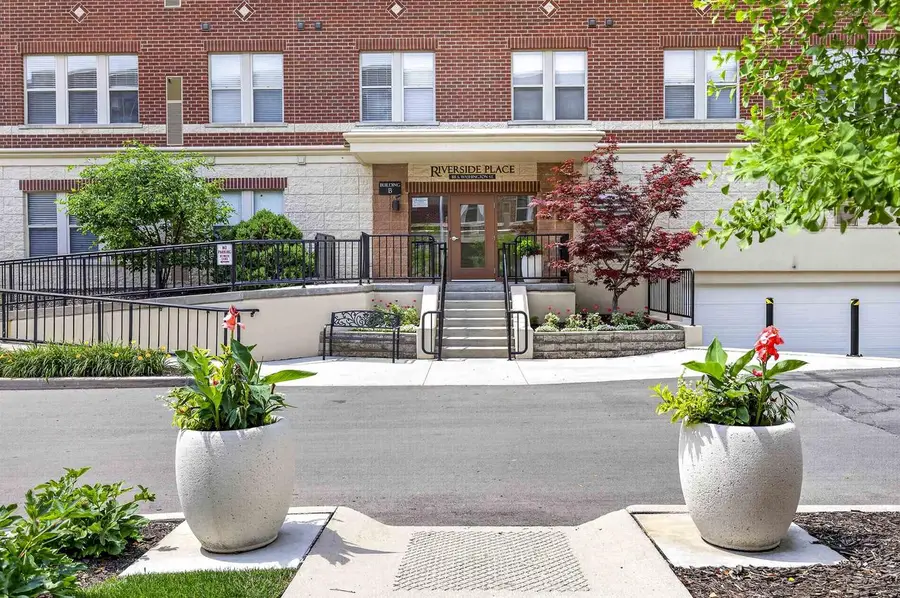 118 S WASHINGTON STREET  #326A, Green Bay, WI 54301 - #2