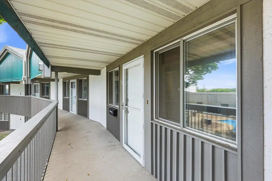 1001 S ONEIDA STREET  #2E, Appleton, WI 54915 - #2